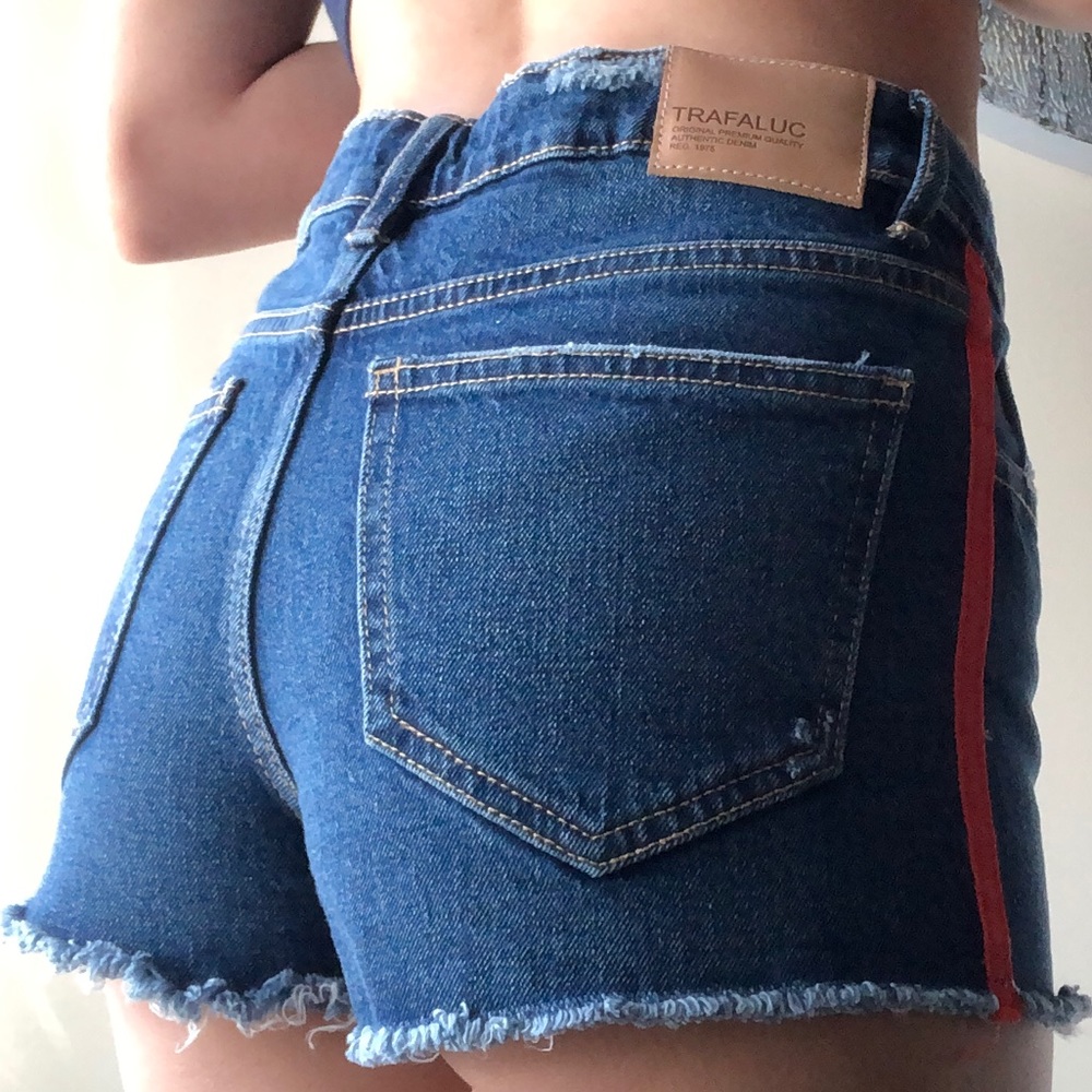 NWT Red Side Stripe Zara Low Rise Jean Shorts